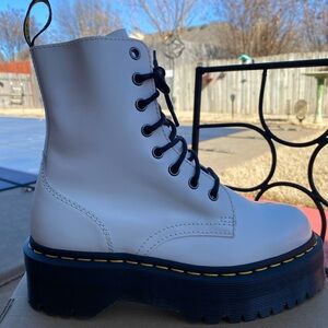 Dr. Martens Jadon White **NEW** (US-Women’s 7)